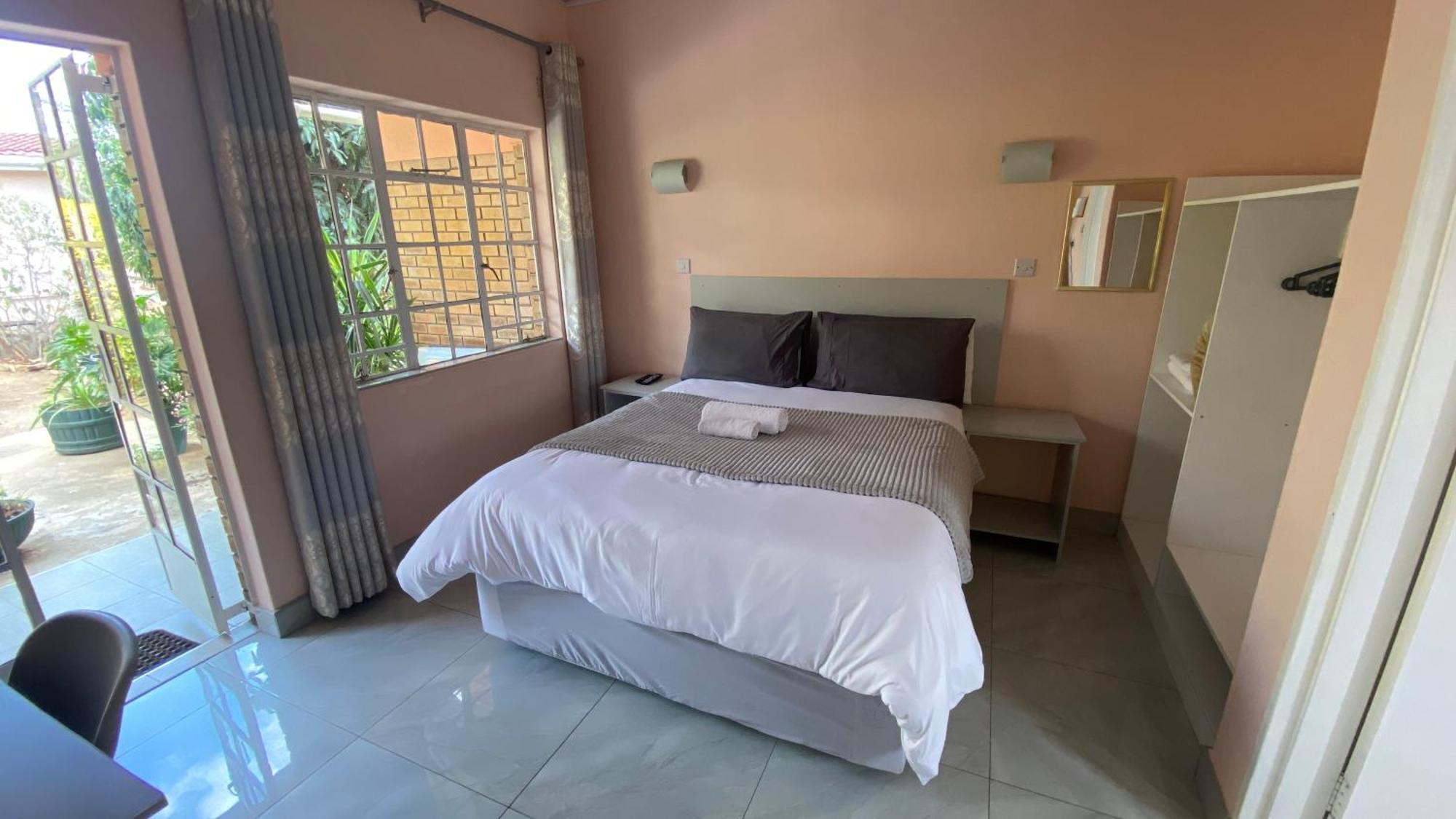 Lynns Guest House Bulawayo Ngoại thất bức ảnh